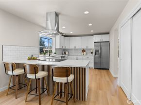 1955 S 370th Court, Federal Way WA 98003