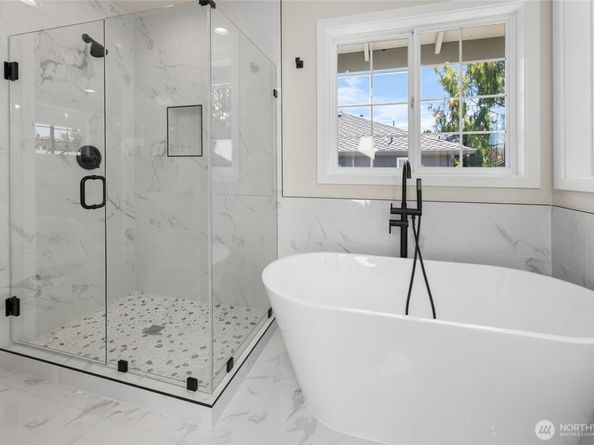 1955 S 370th Court, Federal Way WA 98003