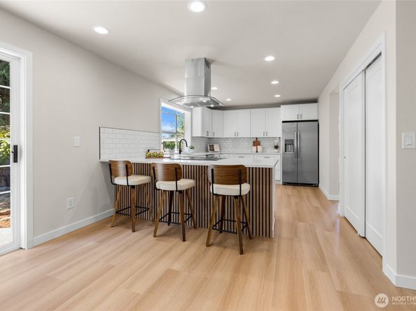 1955 S 370th Court, Federal Way WA 98003