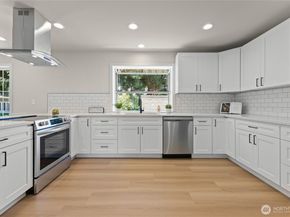 1955 S 370th Court, Federal Way WA 98003