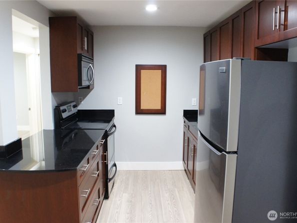21305 48th Ave W B110, Mountlake Terrace WA 98043