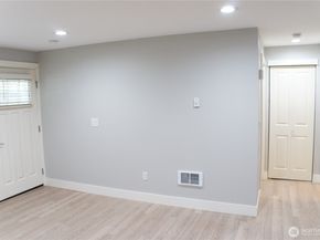 21305 48th Ave W B110, Mountlake Terrace WA 98043
