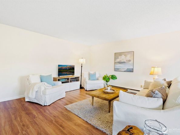 2550 Thorndyke Avenue W 103, Seattle WA 98199