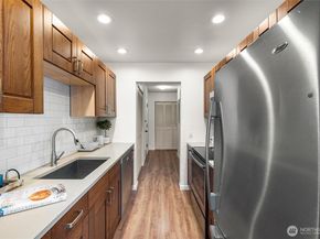 2550 Thorndyke Avenue W 103, Seattle WA 98199