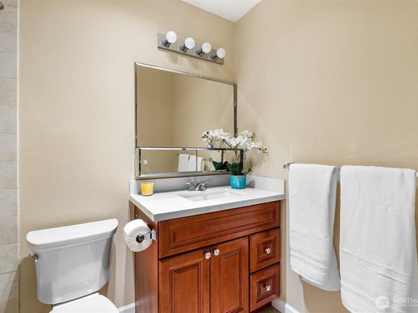 2550 Thorndyke Avenue W 103, Seattle WA 98199