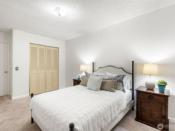 2550 Thorndyke Avenue W 103, Seattle WA 98199