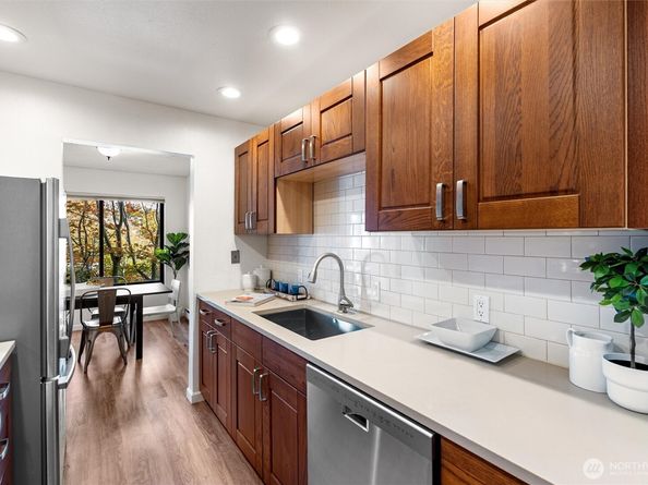 2550 Thorndyke Avenue W 103, Seattle WA 98199