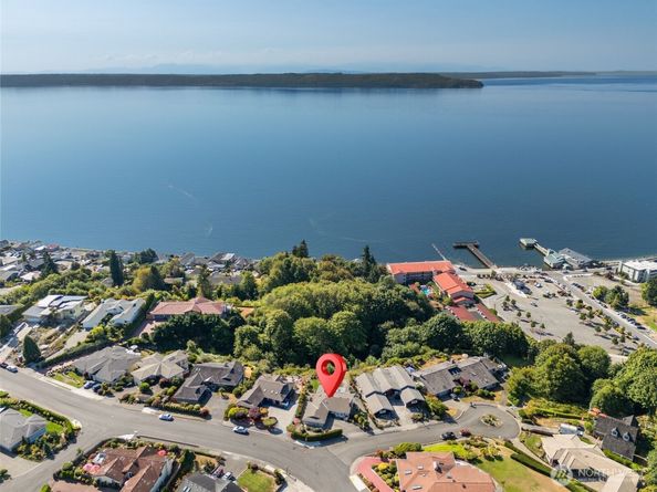 28529 10th Avenue S, Federal Way WA 98003