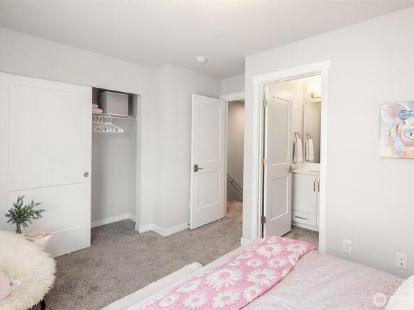 1202 NE 180th Street B, Shoreline WA 98155