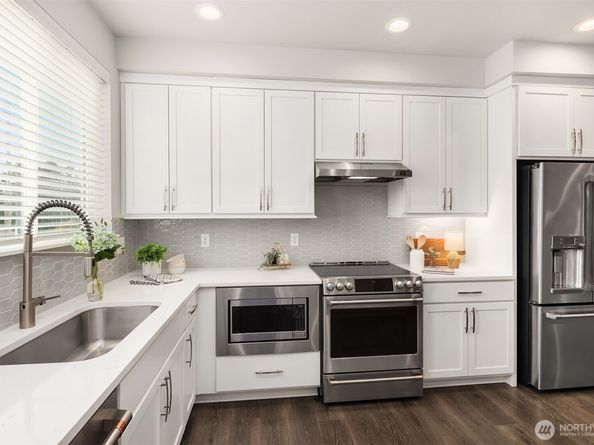 1202 NE 180th Street B, Shoreline WA 98155