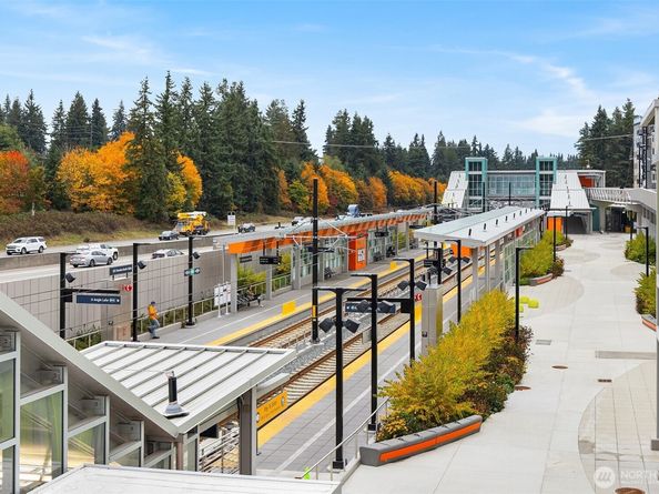 1202 NE 180th Street B, Shoreline WA 98155