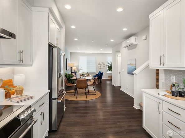 1202 NE 180th Street B, Shoreline WA 98155