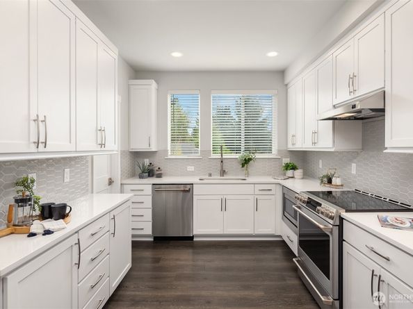 1202 NE 180th Street B, Shoreline WA 98155