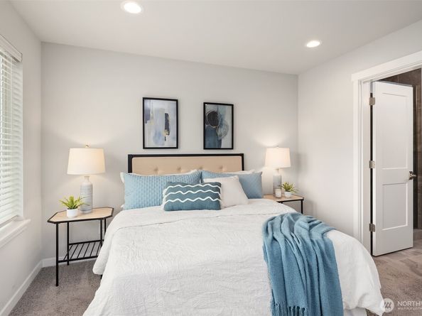 1202 NE 180th Street B, Shoreline WA 98155