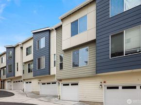 1202 NE 180th Street B, Shoreline WA 98155