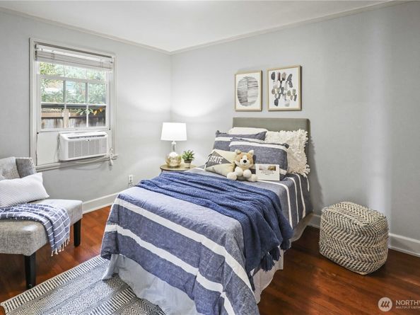 5122 46th Avenue NE, Seattle WA 98105