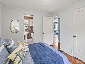 5122 46th Avenue NE, Seattle WA 98105