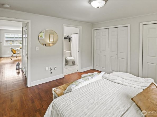 5122 46th Avenue NE, Seattle WA 98105