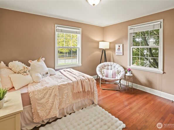 5122 46th Avenue NE, Seattle WA 98105
