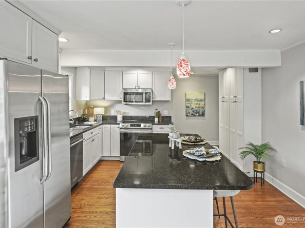 5122 46th Avenue NE, Seattle WA 98105