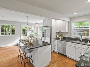 5122 46th Avenue NE, Seattle WA 98105