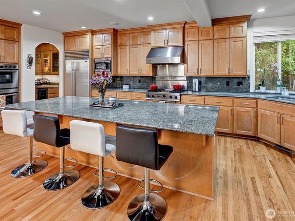 23815 NE 61st Street, Redmond WA 98053