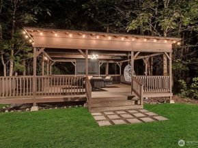 23815 NE 61st Street, Redmond WA 98053