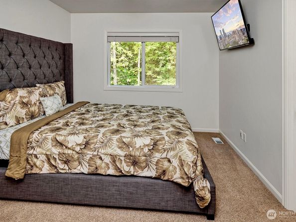 23815 NE 61st Street, Redmond WA 98053