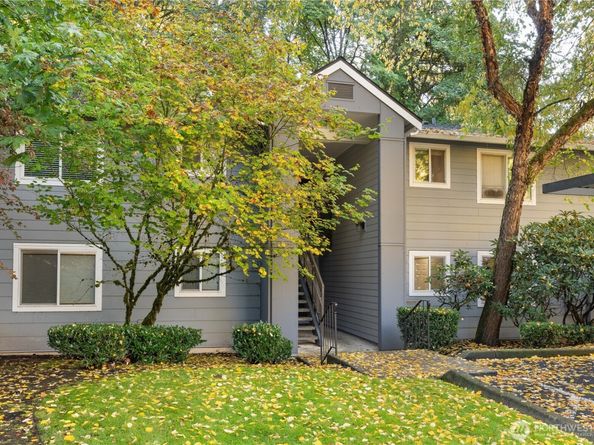 12630 100th Lane NE G131, Kirkland WA 98034