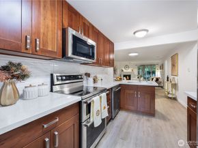 12630 100th Lane NE G131, Kirkland WA 98034