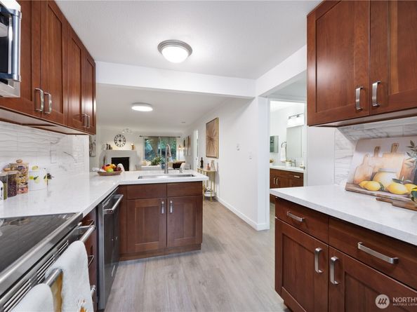 12630 100th Lane NE G131, Kirkland WA 98034
