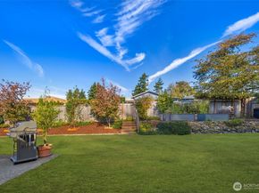 1212 S 230th Street, Des Moines WA 98198