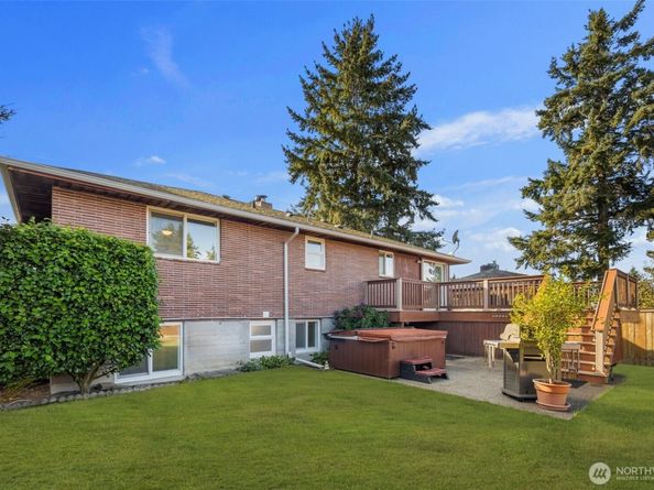 1212 S 230th Street, Des Moines WA 98198