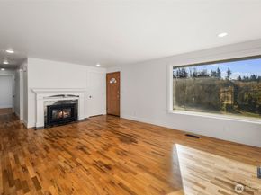 1212 S 230th Street, Des Moines WA 98198