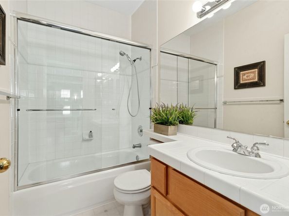 8630 113th Lane NE, Kirkland WA 98033