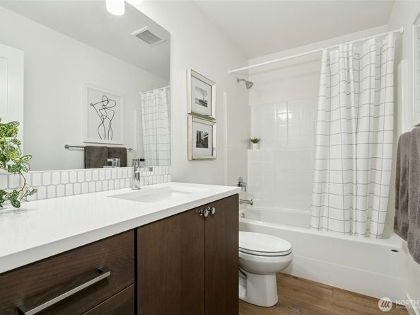 18512 Wallingford Avenue N, Shoreline WA 98133