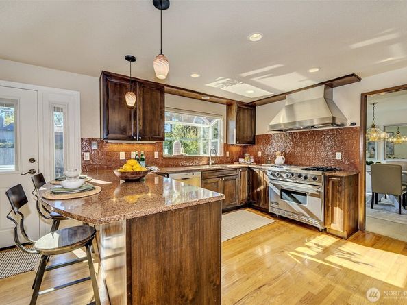 19904 Maplewood Drive, Edmonds WA 98026