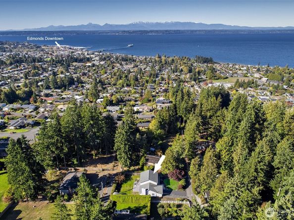 19904 Maplewood Drive, Edmonds WA 98026