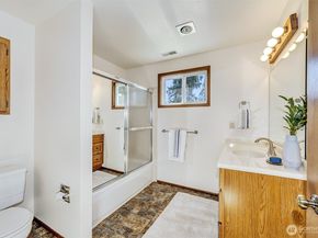 19904 Maplewood Drive, Edmonds WA 98026