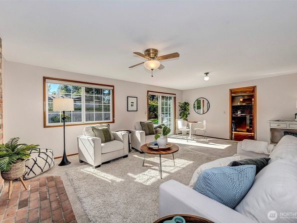 19904 Maplewood Drive, Edmonds WA 98026