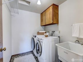 19904 Maplewood Drive, Edmonds WA 98026