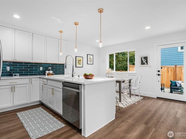 9253 6th Avenue NW, Seattle WA 98117