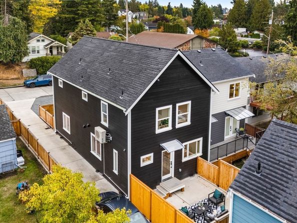 9253 6th Avenue NW, Seattle WA 98117