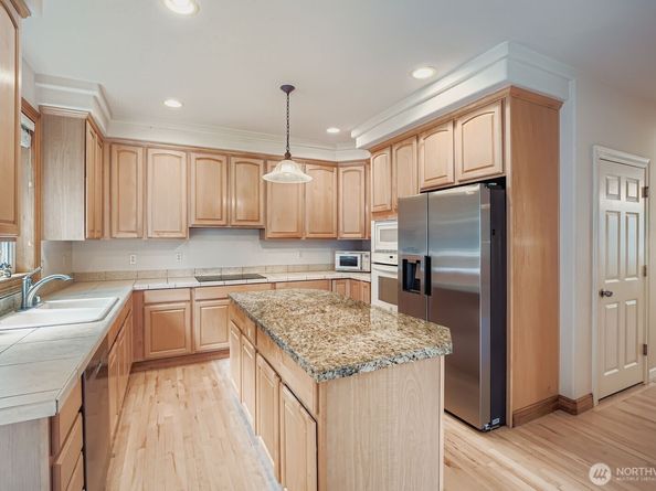 2214 12th Court NW, Auburn WA 98001