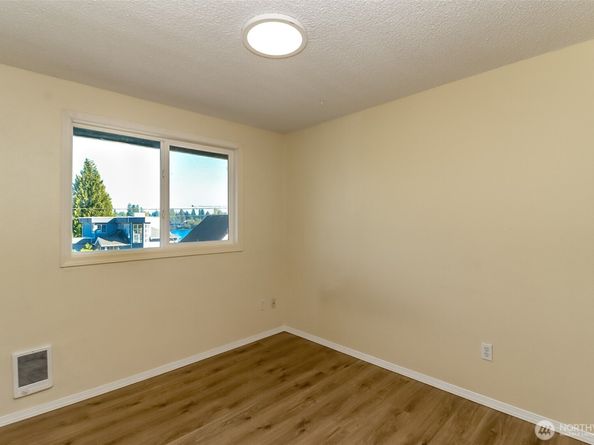 11302 E Ibberson Drive, Everett WA 98208
