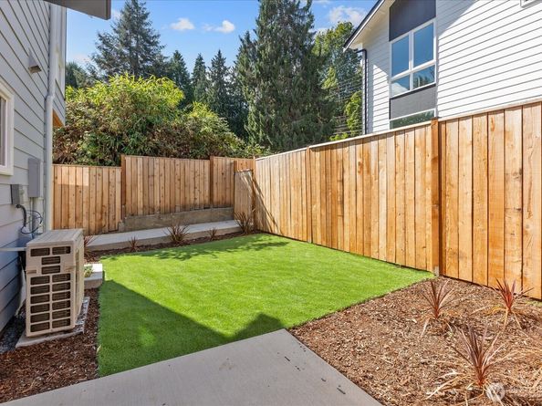 5984 26th Avenue SW C, Seattle WA 98106