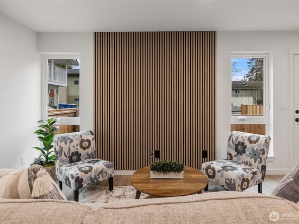 5984 26th Avenue SW C, Seattle WA 98106