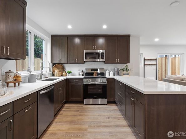 5984 26th Avenue SW C, Seattle WA 98106
