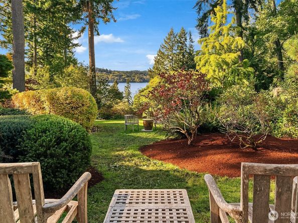 12423 SW 151st St, Vashon WA 98070