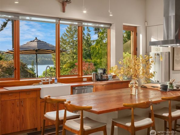 12423 SW 151st St, Vashon WA 98070